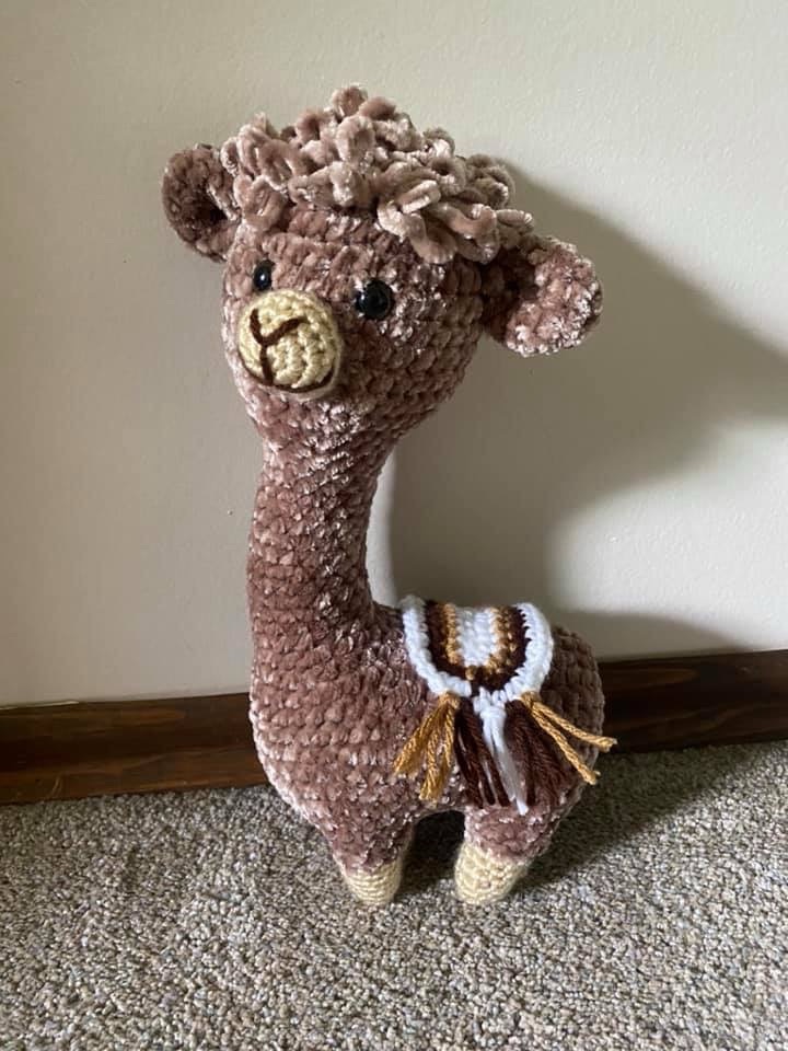 Make a Soft and Cozy Alfonso Alpaca Using Velvet Yarn!